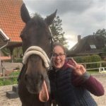 Photo of Thalea Meinen with a horse